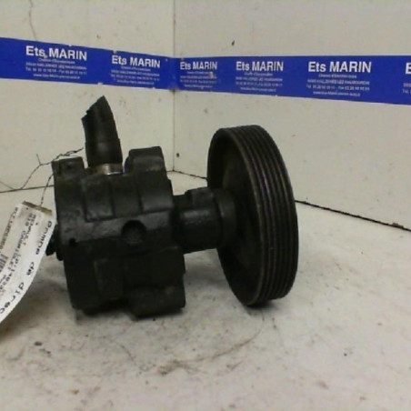 Pompe de direction RENAULT R19 Photo n°1