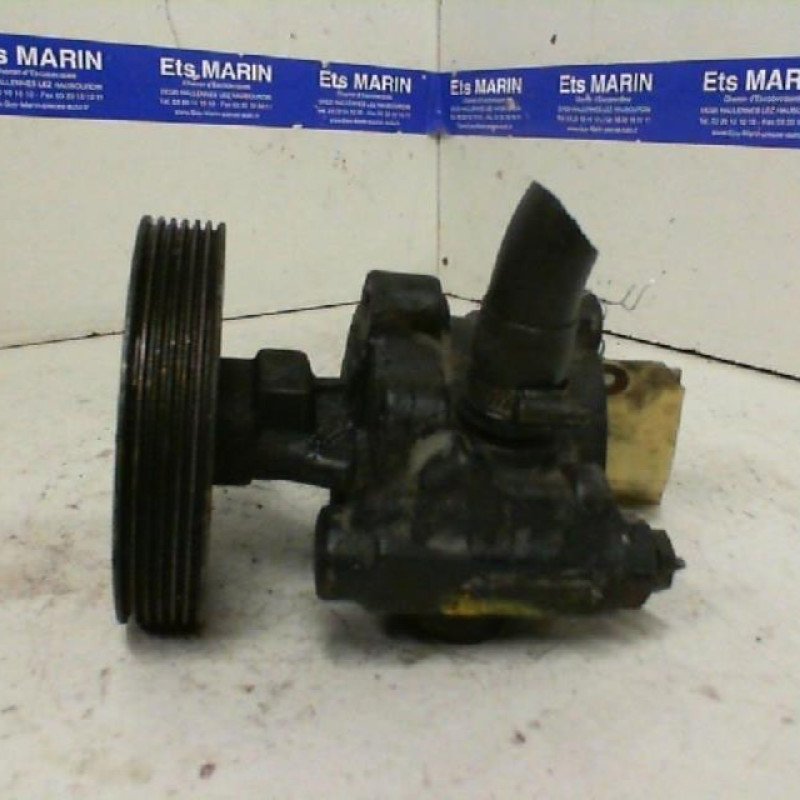 Pompe de direction RENAULT R19 Photo n°3