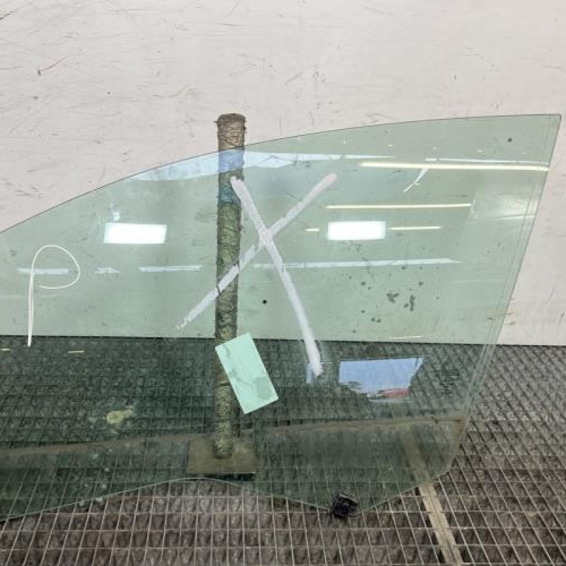 Vitre avant gauche CITROEN C5 2 Photo n°1