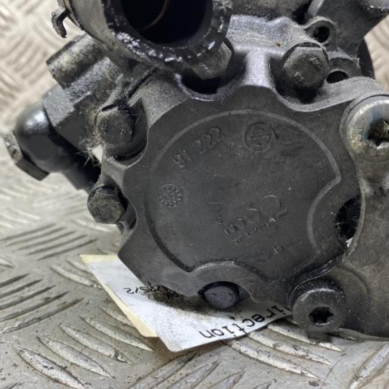 Pompe de direction MERCEDES CLASSE R 251 Photo n°3