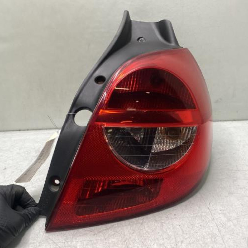 Feu arriere principal droit (feux) RENAULT CLIO 3 Photo n°1