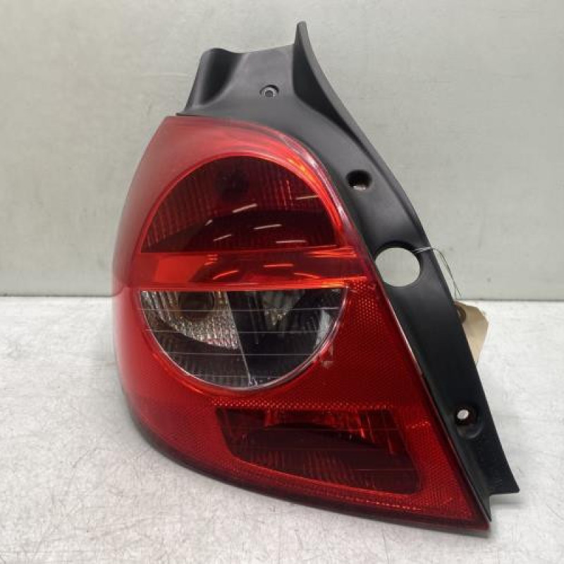 Feu arriere principal gauche (feux) RENAULT CLIO 3 Photo n°1