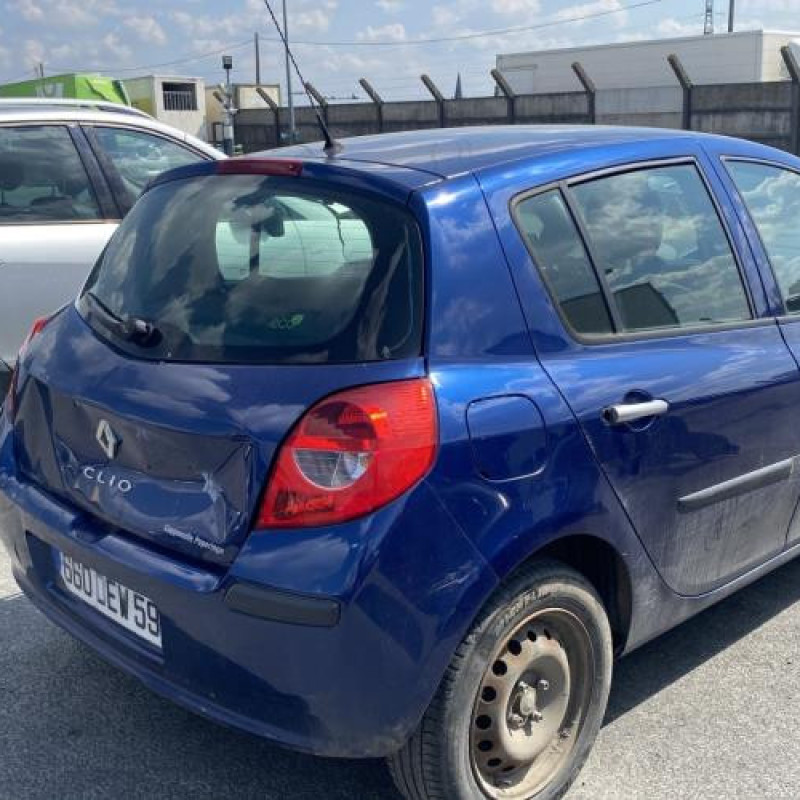 Feu arriere principal gauche (feux) RENAULT CLIO 3 Photo n°17