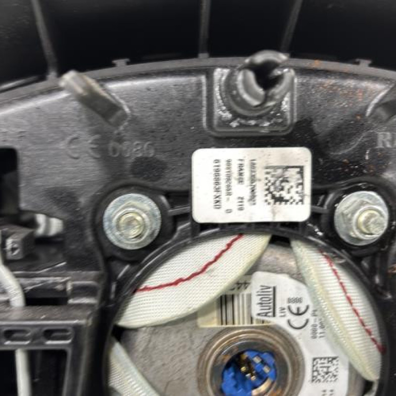 Air bag conducteur RENAULT CLIO 4 Photo n°4