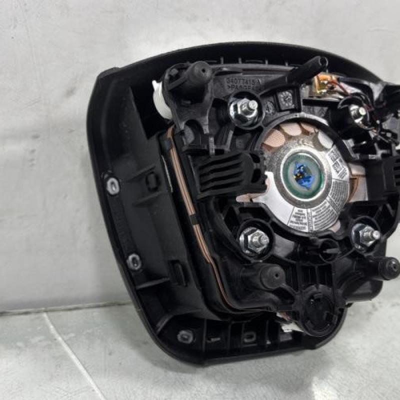 Air bag conducteur PEUGEOT 508 1 SW Photo n°3