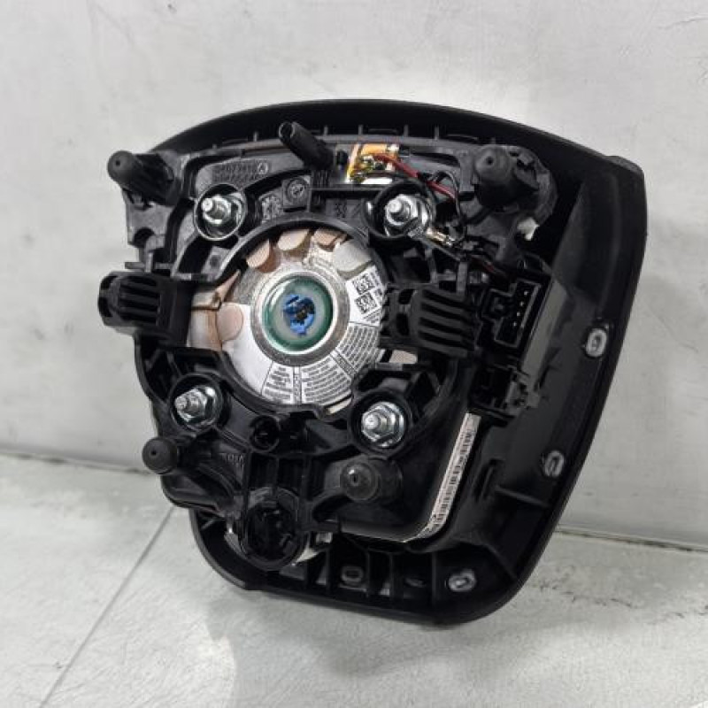 Air bag conducteur PEUGEOT 508 1 SW Photo n°4