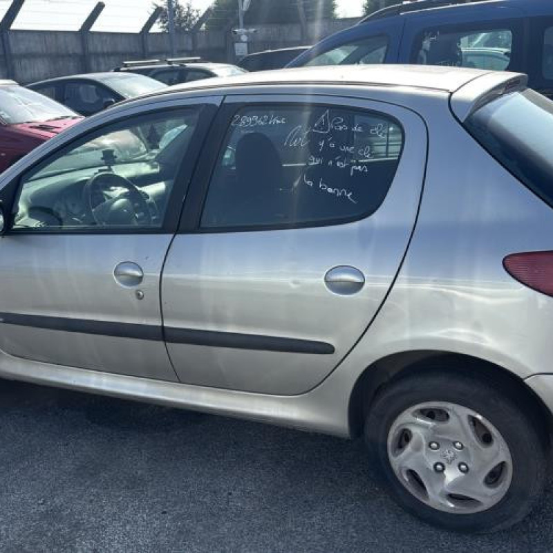Air bag conducteur PEUGEOT 206 Photo n°10