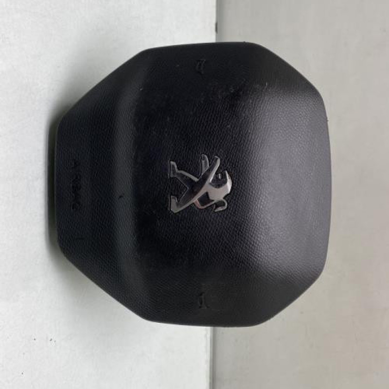 Air bag conducteur PEUGEOT 5008 2 Photo n°1