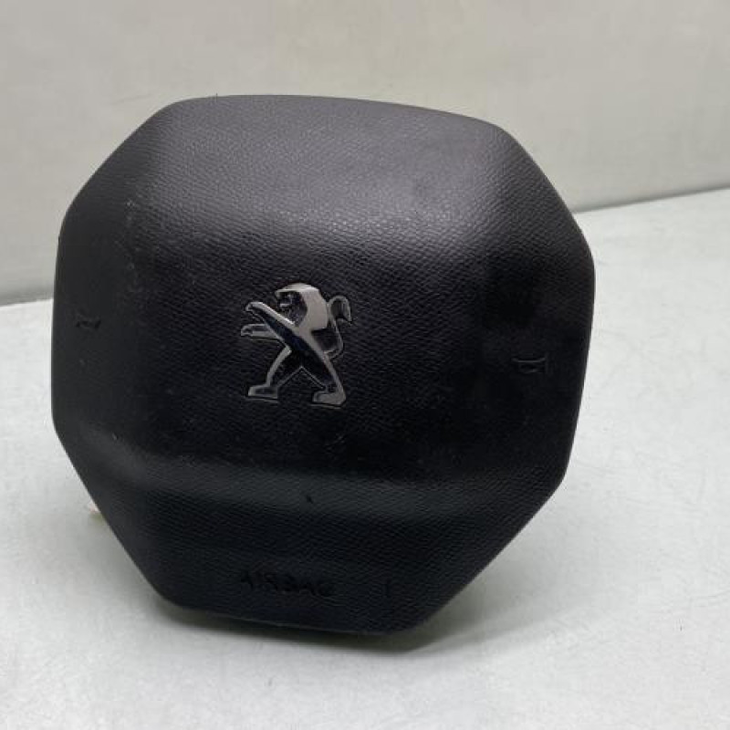 Air bag conducteur PEUGEOT 5008 2 Photo n°4