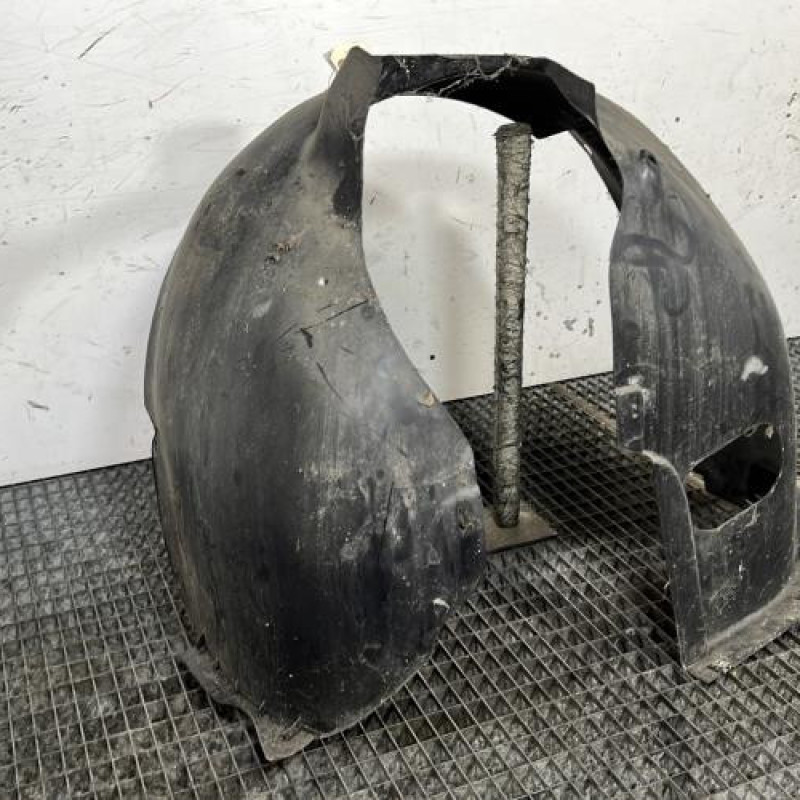 Pare boue avant gauche VOLKSWAGEN TOURAN 2 Photo n°3