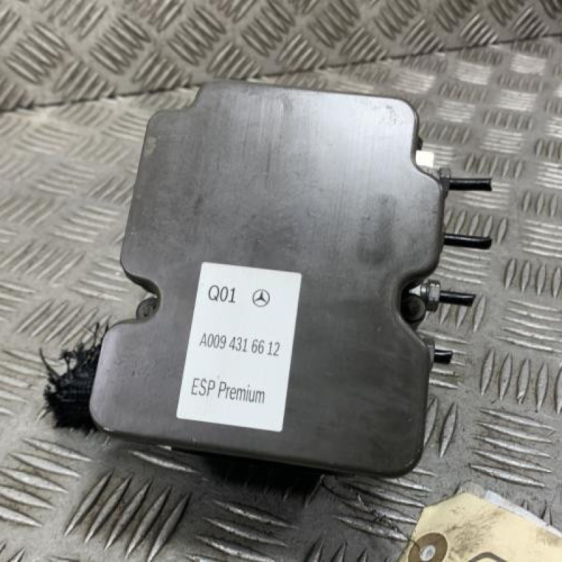 Bloc ABS (freins anti-blocage) MERCEDES CLASSE A 176 Photo n°1