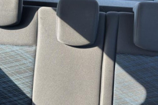 Attache ceinture arriere droit RENAULT CLIO 3