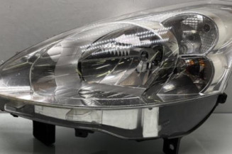 Optique avant principal gauche (feux)(phare) PEUGEOT PARTNER 2 Photo n°1