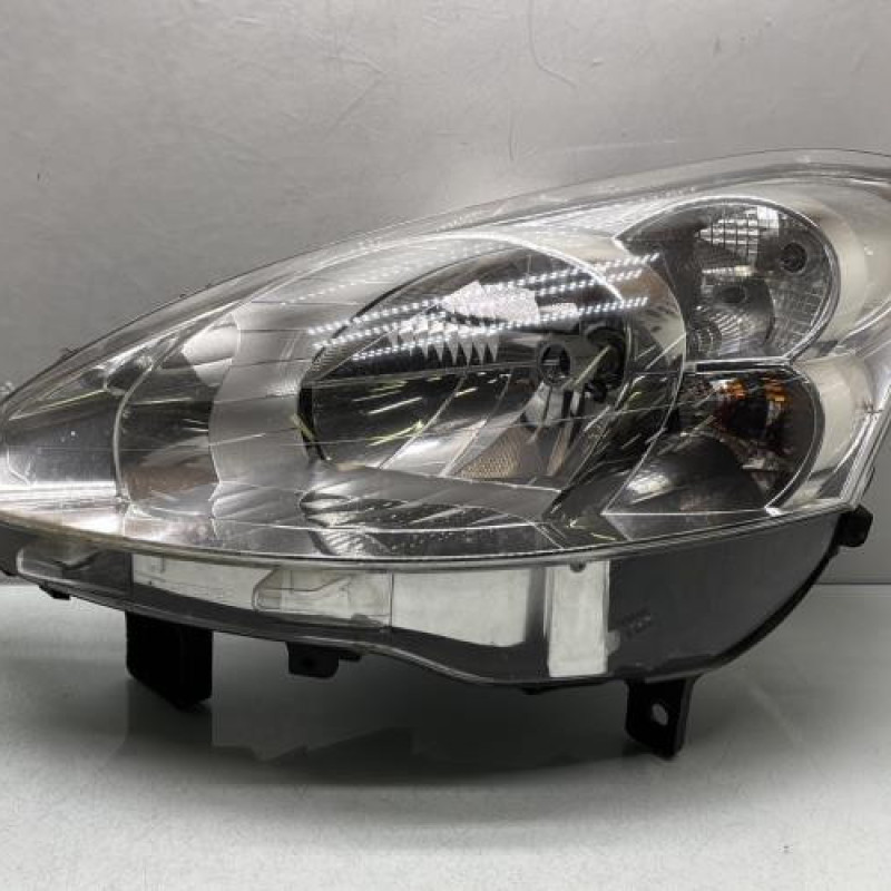 Optique avant principal gauche (feux)(phare) PEUGEOT PARTNER 2 Photo n°1