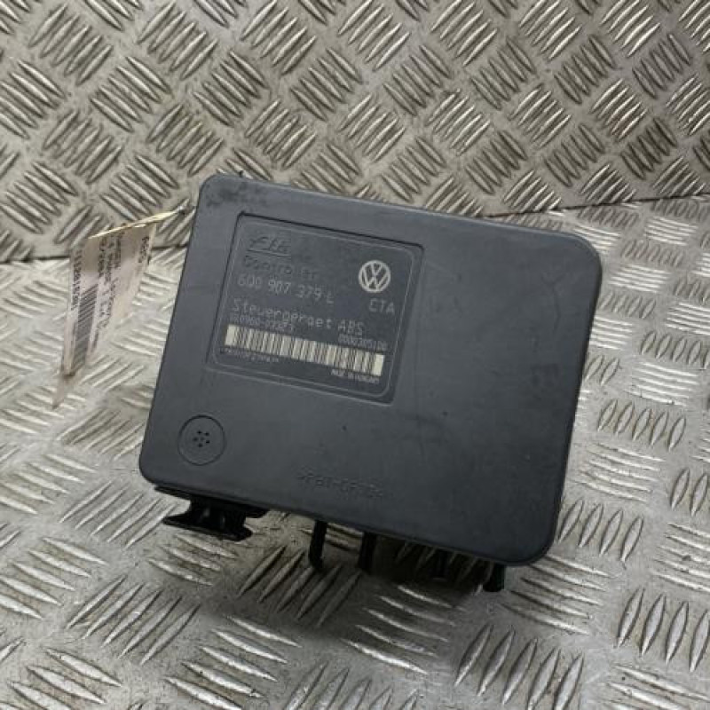 Bloc ABS (freins anti-blocage) VOLKSWAGEN POLO 4 Photo n°1