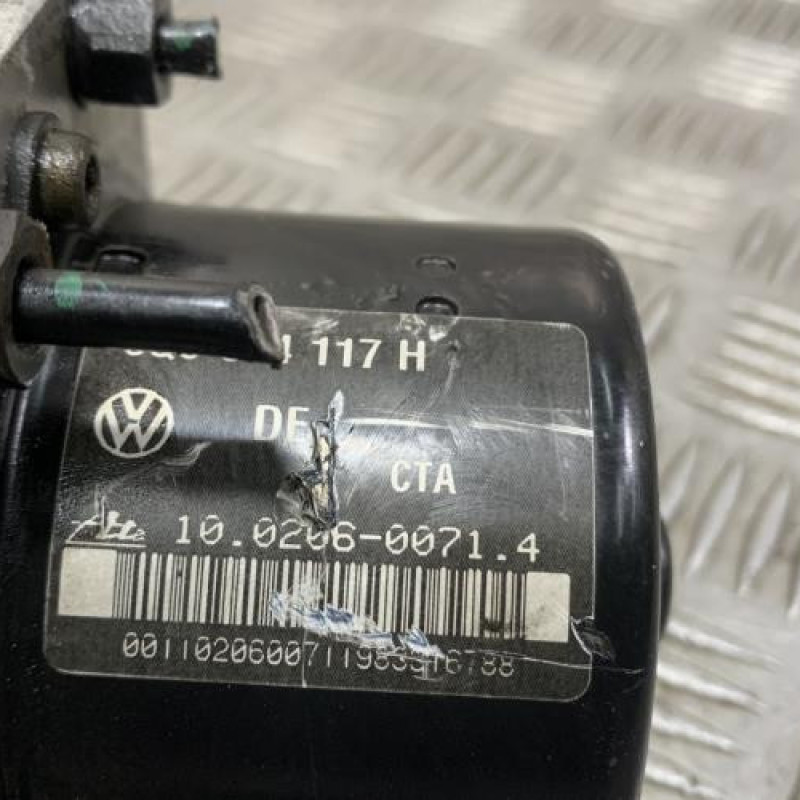 Bloc ABS (freins anti-blocage) VOLKSWAGEN POLO 4 Photo n°3