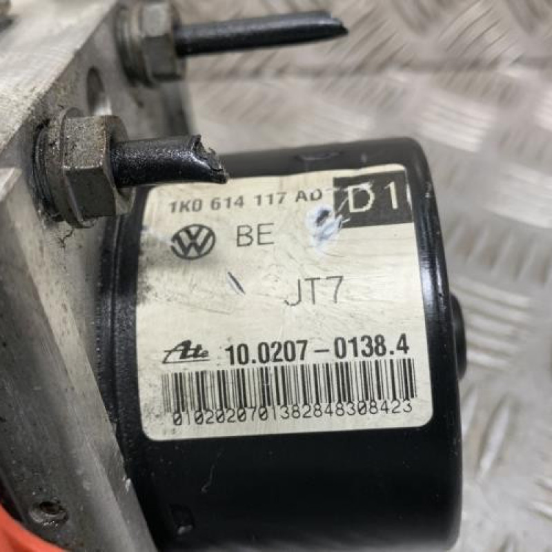 Bloc ABS (freins anti-blocage) VOLKSWAGEN GOLF 6 Photo n°2