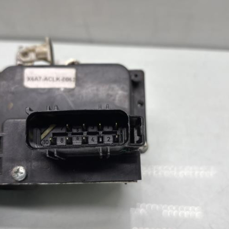 Serrure avant gauche FORD FIESTA 5 Photo n°4