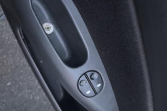 Retroviseur droit FORD FIESTA 4