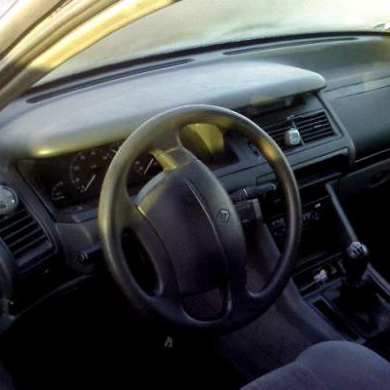 Face avant RENAULT SAFRANE Photo n°5