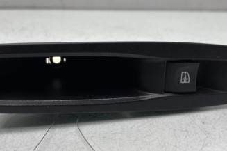 Leve vitre electrique arriere gauche RENAULT MEGANE 4 Photo n°1