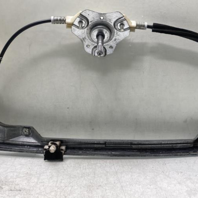 Leve vitre mecanique avant gauche RENAULT CLIO 2 Photo n°1