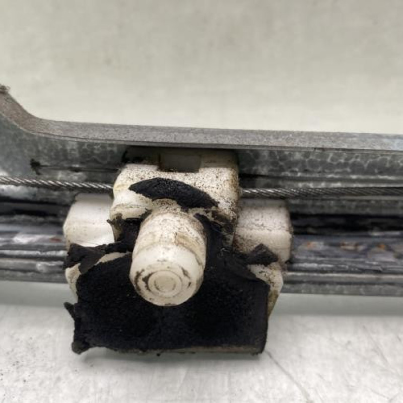 Leve vitre mecanique avant gauche RENAULT CLIO 2 Photo n°3