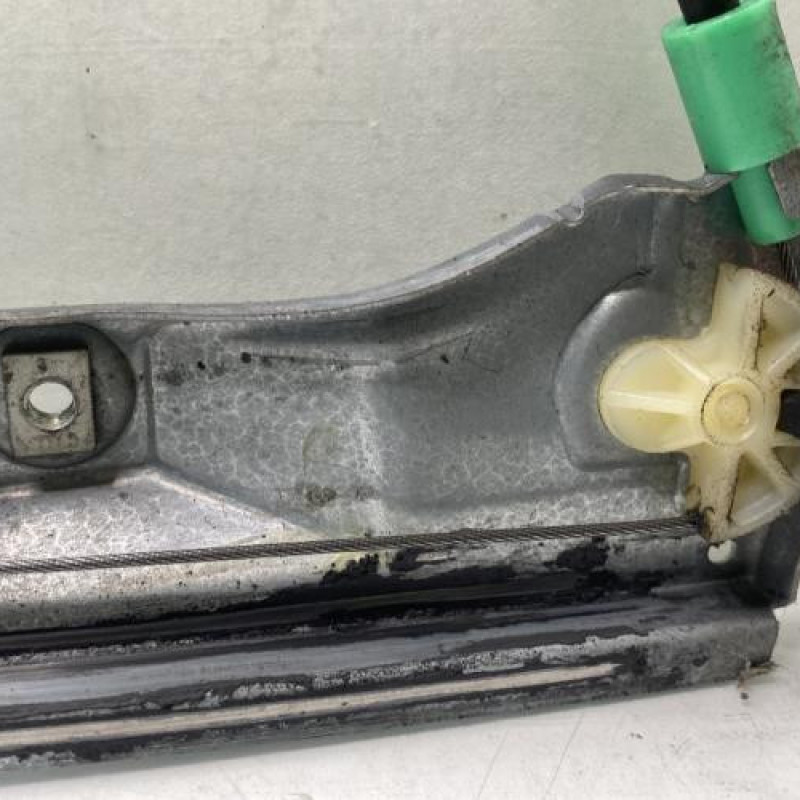 Leve vitre mecanique avant gauche RENAULT CLIO 2 Photo n°4