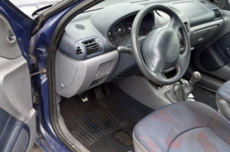 Leve vitre mecanique avant gauche RENAULT CLIO 2