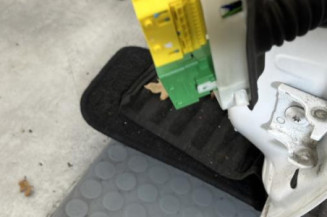 Porte avant gauche PEUGEOT 208 1