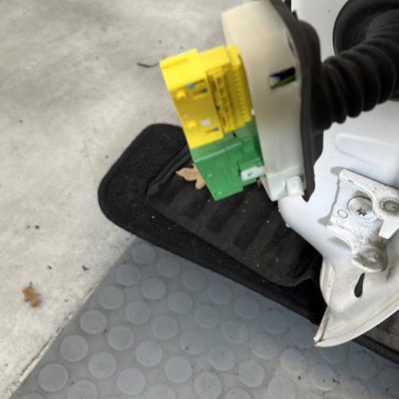 Porte avant gauche PEUGEOT 208 1 Photo n°5