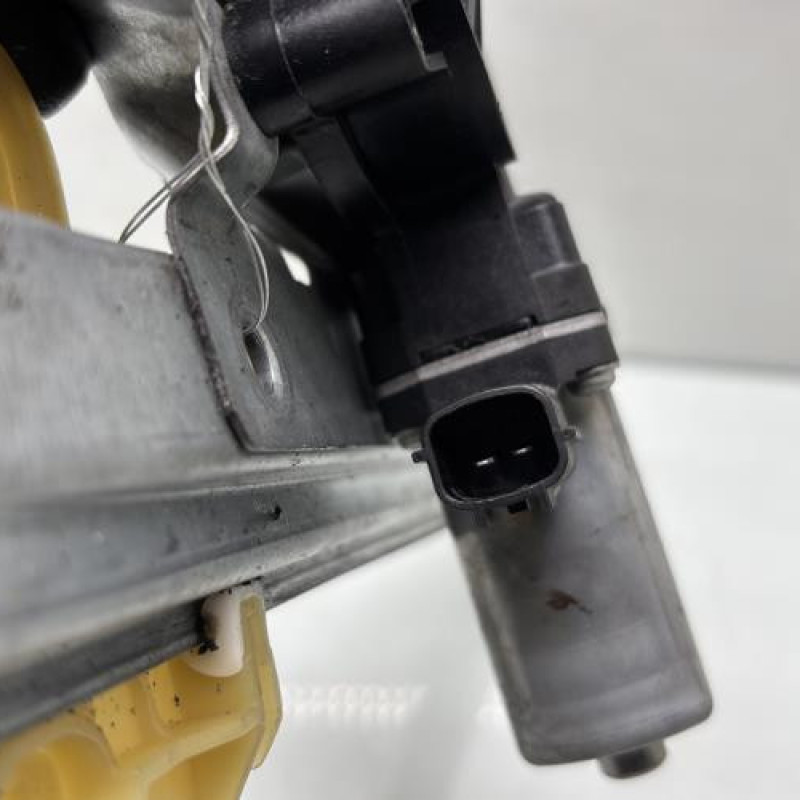 Leve vitre electrique avant droit RENAULT CAPTUR 1 Photo n°4