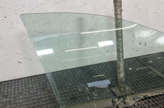 Vitre avant droit PEUGEOT 607