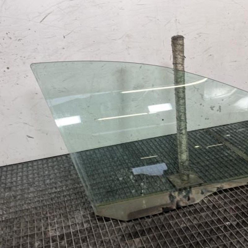 Vitre avant droit PEUGEOT 607 Photo n°3