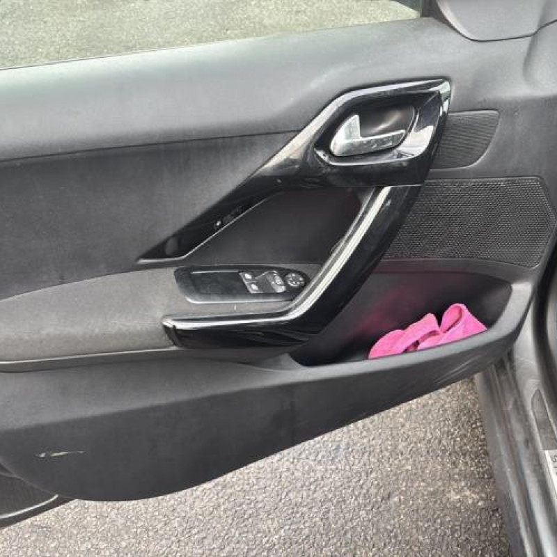 Anti brouillard droit (feux) PEUGEOT 208 1 Photo n°17