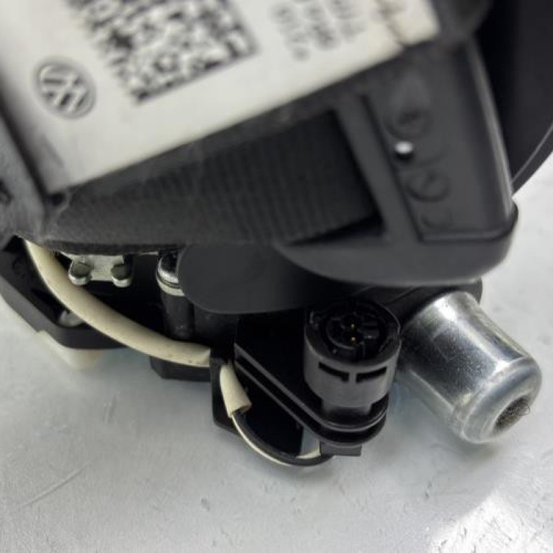 Pretensionneur de ceinture avant droit VOLKSWAGEN POLO 5 Photo n°4