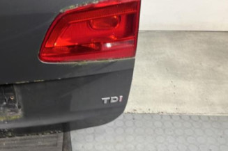 Malle/Hayon arriere VOLKSWAGEN TOURAN 2