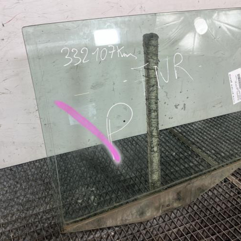 Vitre arriere gauche VOLKSWAGEN TOURAN 1 Photo n°2