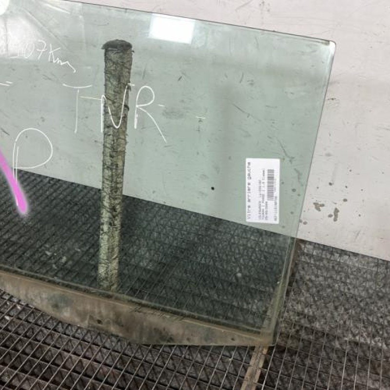 Vitre arriere gauche VOLKSWAGEN TOURAN 1 Photo n°3