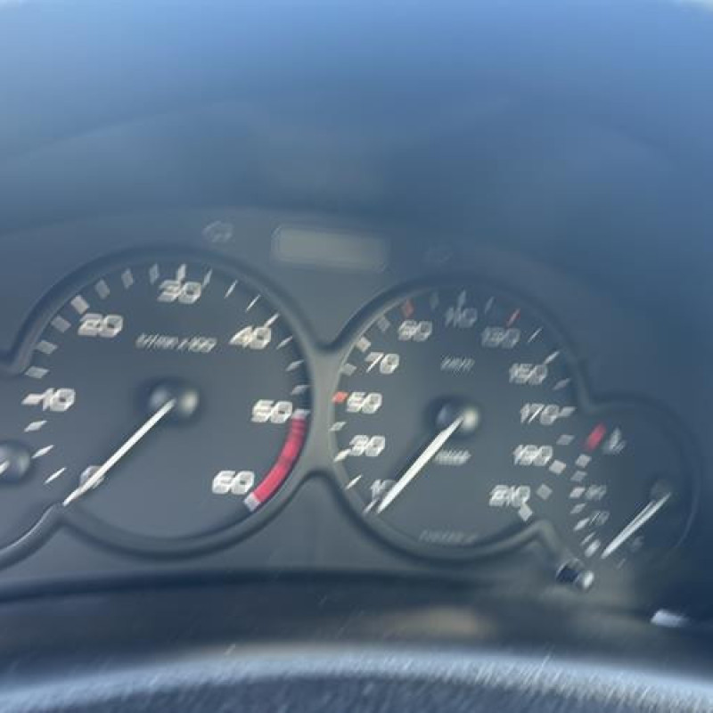 Bouton de warning PEUGEOT 206 Photo n°18