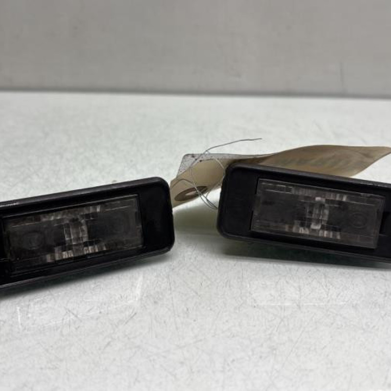 Eclairage de plaque PEUGEOT 208 1 Photo n°1