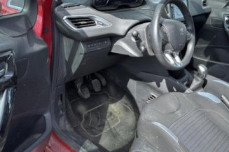 Eclairage de plaque PEUGEOT 208 1