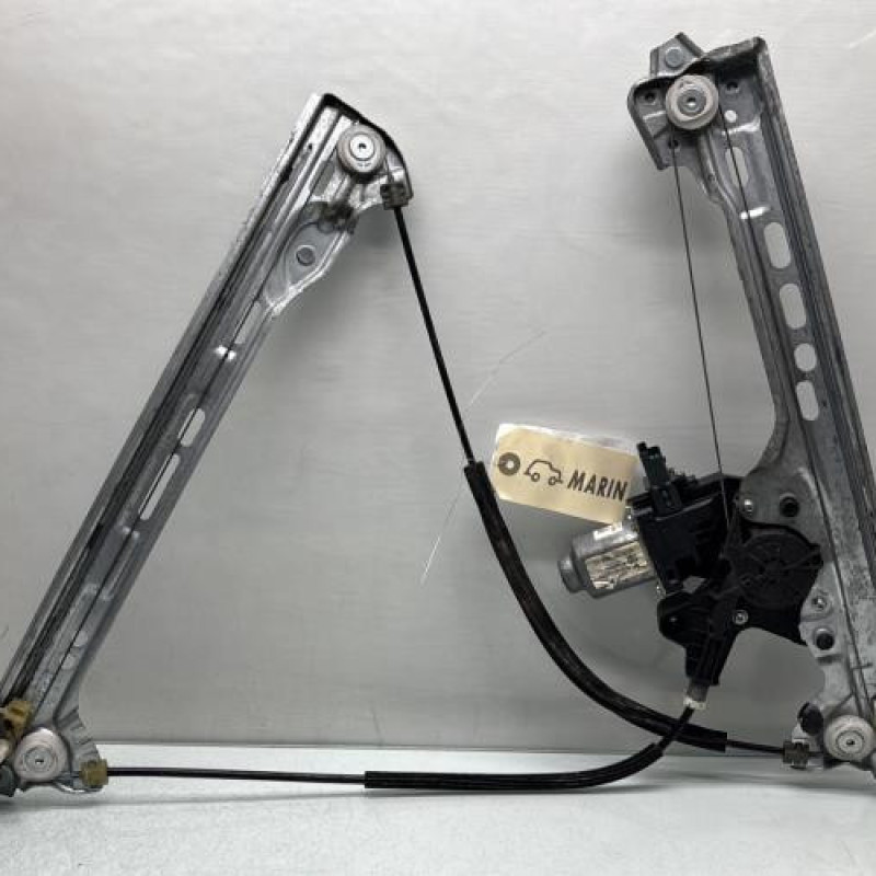 Leve vitre electrique avant gauche RENAULT MEGANE 4 Photo n°1