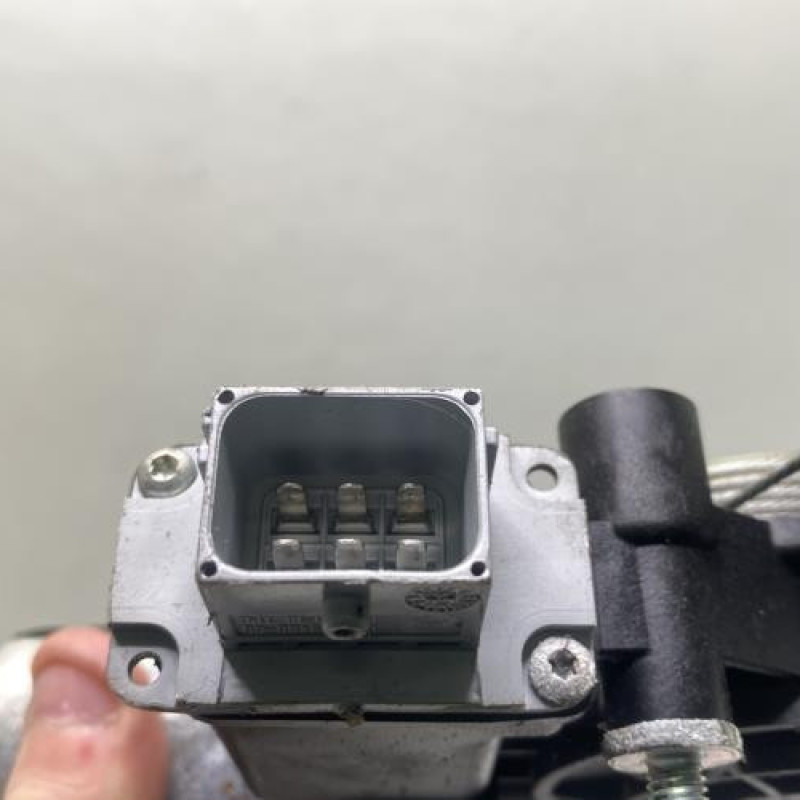 Leve vitre electrique avant gauche FIAT DOBLO 2 Photo n°8