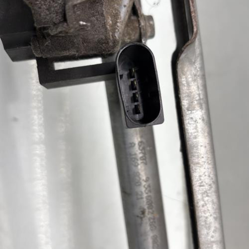 Moteur essuie glace avant MERCEDES CLASSE A 169 Photo n°4
