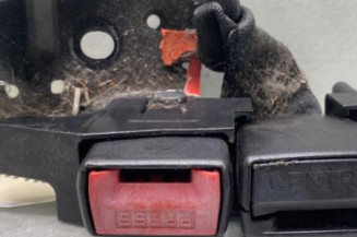 Attache ceinture arriere gauche RENAULT CLIO 3