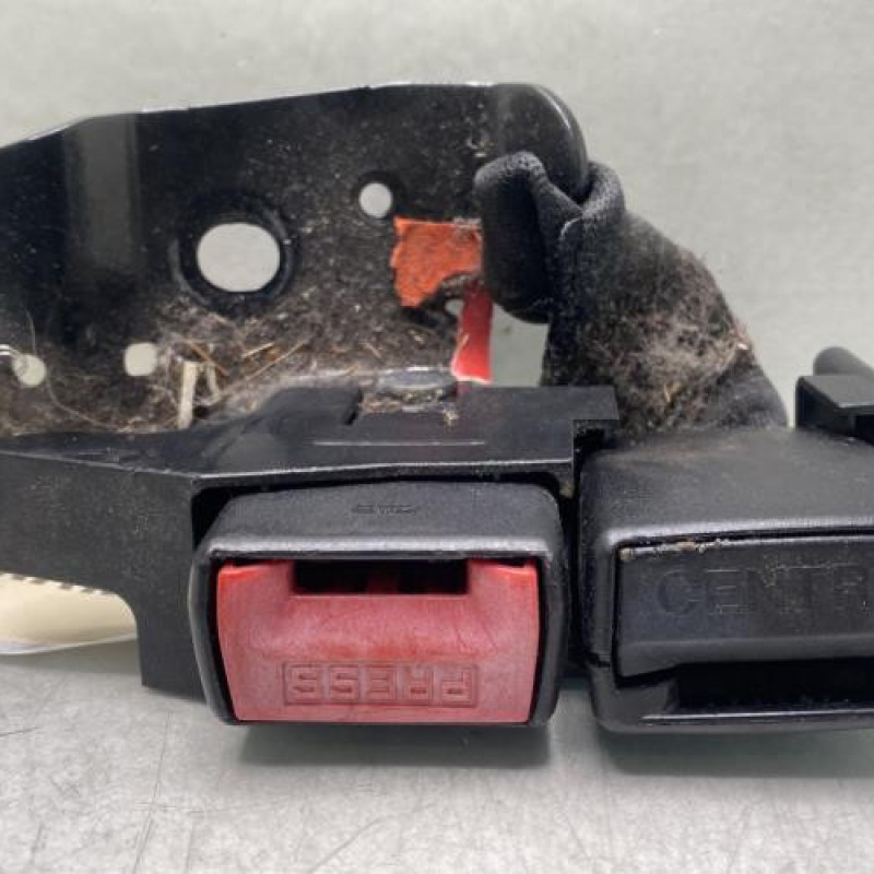 Attache ceinture arriere gauche RENAULT CLIO 3 Photo n°2