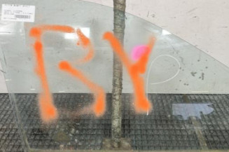 Vitre avant droit HYUNDAI SANTA FE 2 Photo n°1