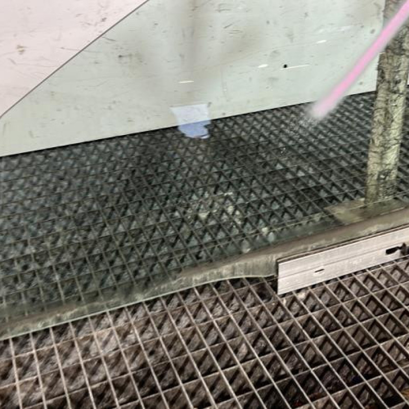 Vitre avant gauche OPEL VECTRA C Photo n°2