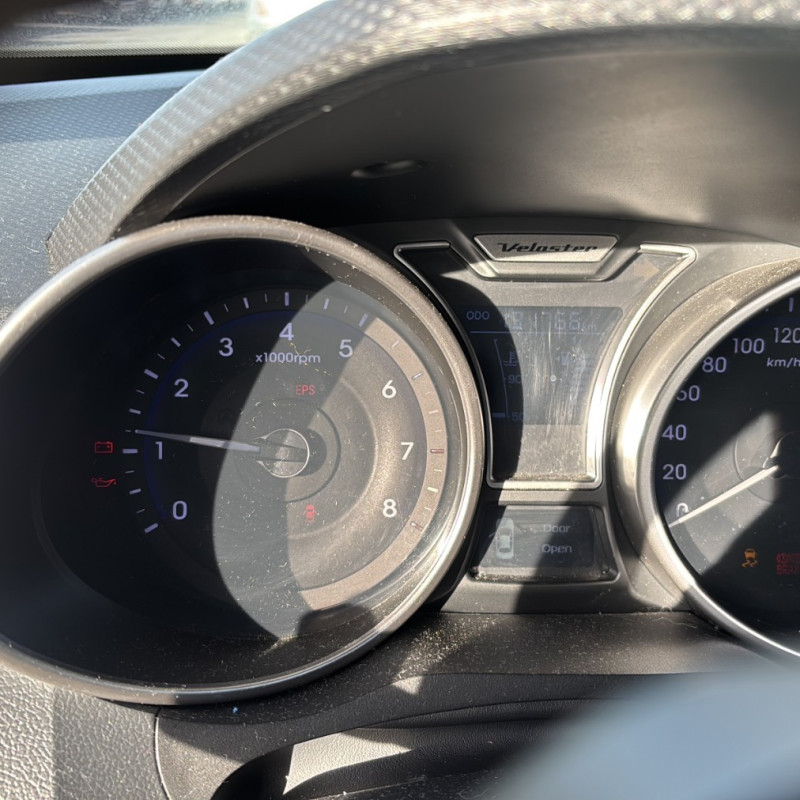 HYUNDAI VELOSTER COUPE 1.6 GDI - 16V Photo n°17